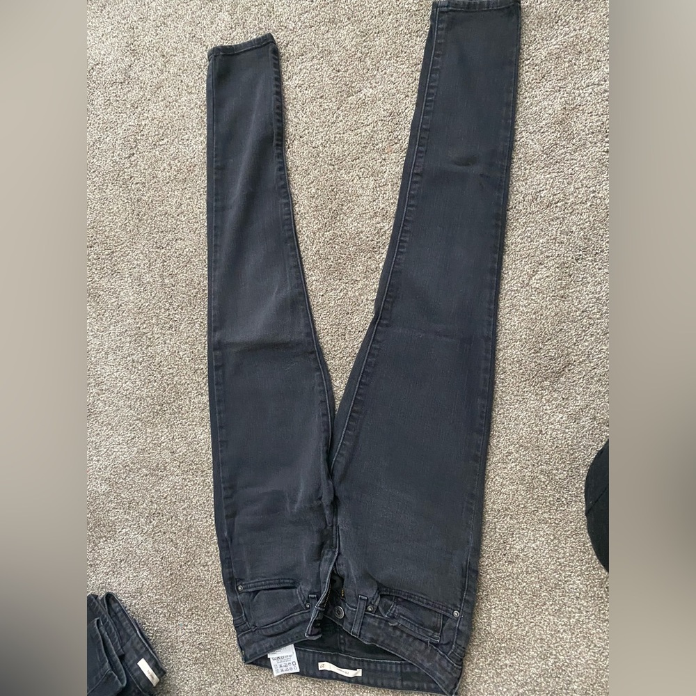 Black Levi’s skinny jeans